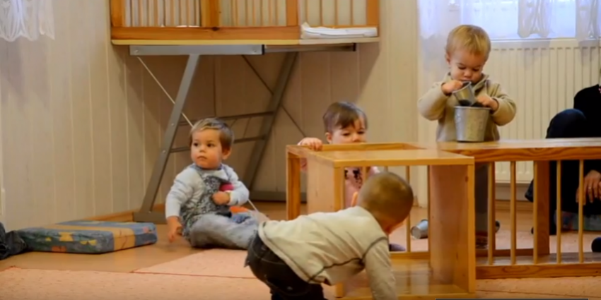 Psico Ayuda Infantil – Método Pikler: Beneficios en el desarrollo y autonomía del niño Psico Ayuda Infantil - Método Pikler: Beneficios en el desarrollo y autonomía del niño
